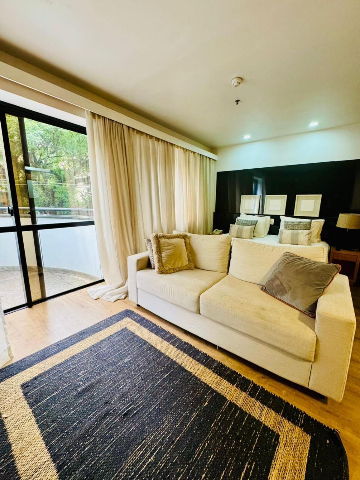 Flat No Bairro Jardins - Dentro Do Transamerica 21 Century Apartment *